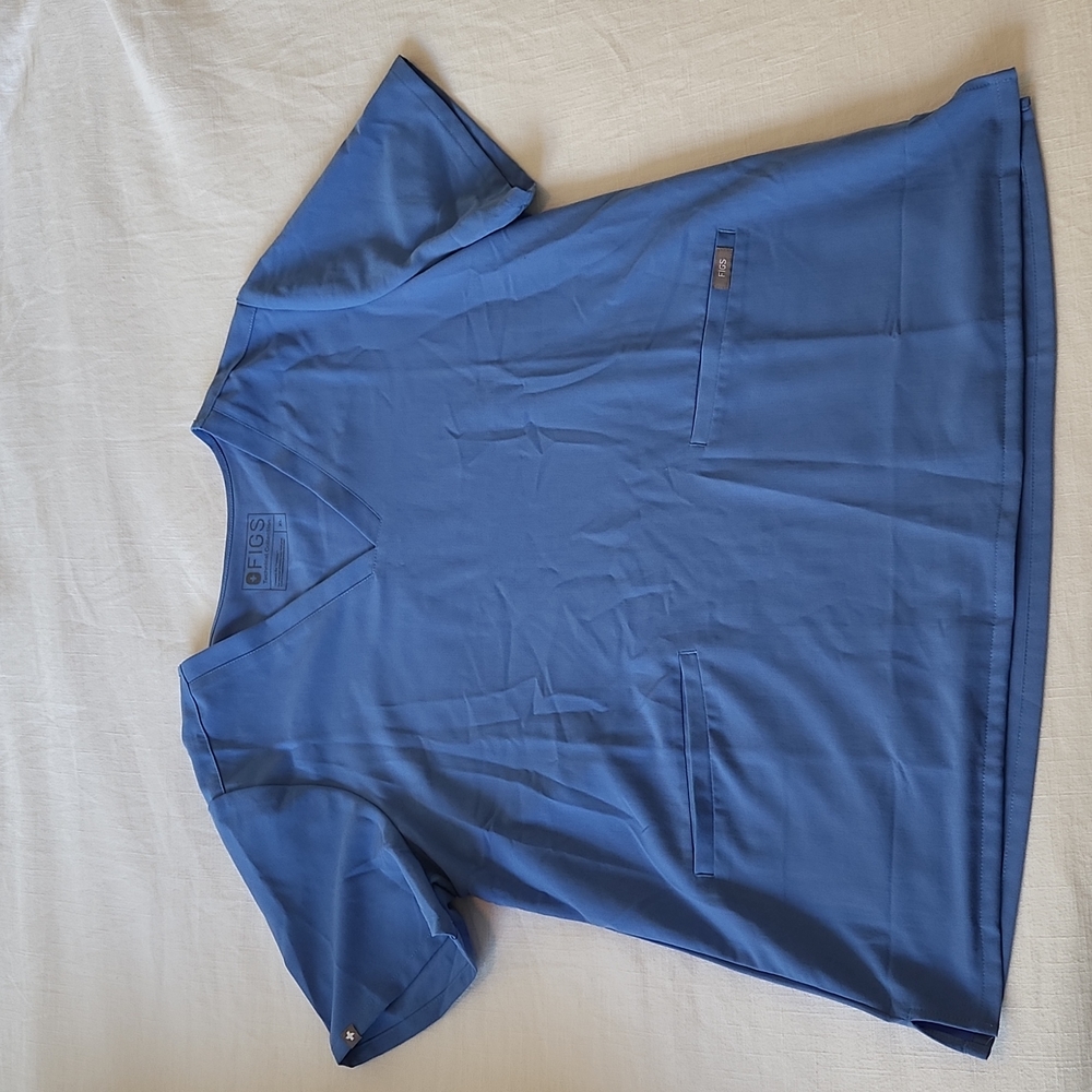 Figs 2 pocket scrub top